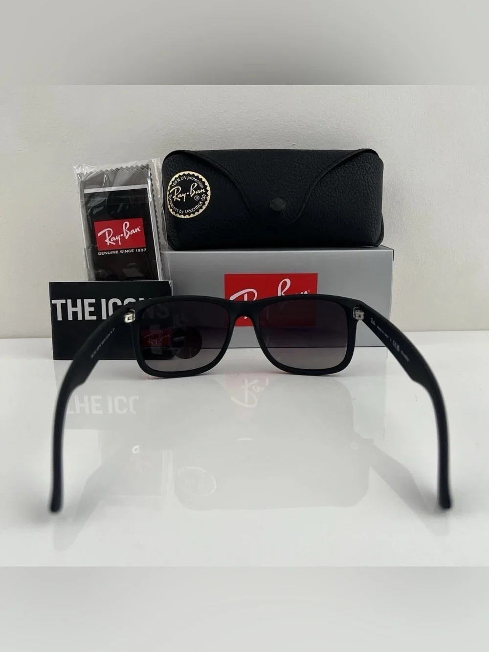 Ray-Ban Men’s Black Frame with Dark Gray Lenses Sunglasses